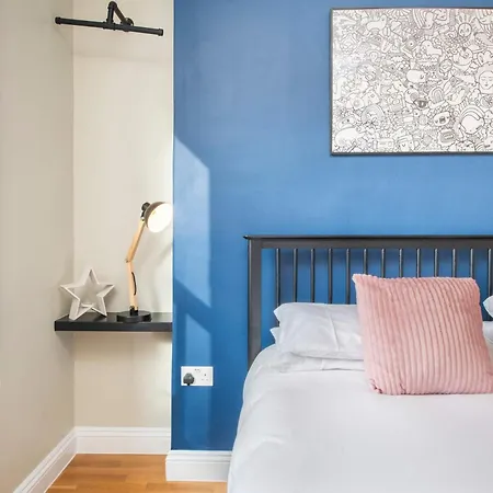 So Glamorous Pad - Fitzrovia - By Frankie Says Londra Esterno foto