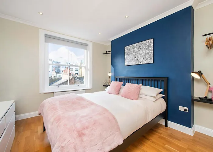 So Glamorous Pad - Fitzrovia - By Frankie Says